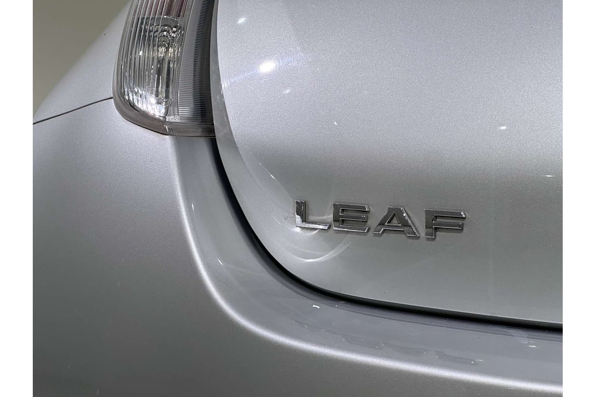 2017 Nissan Leaf (No Badge) ZE1