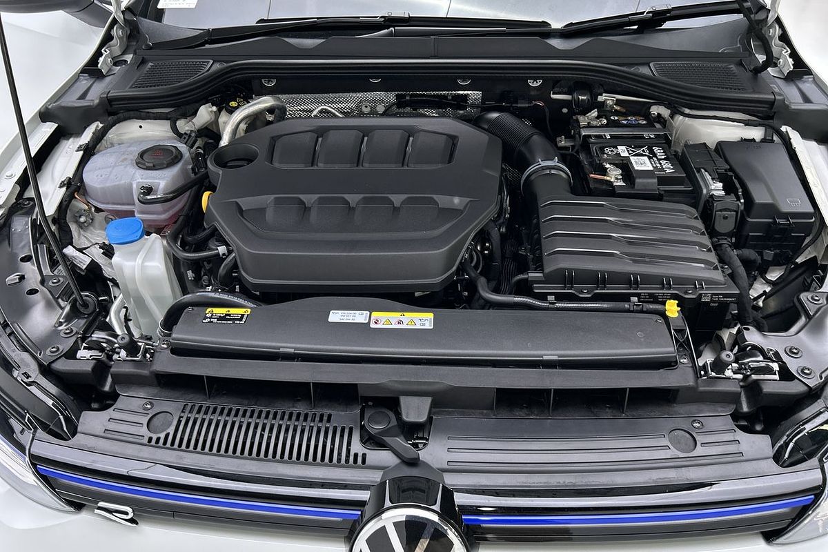 2024 Volkswagen Golf R 8
