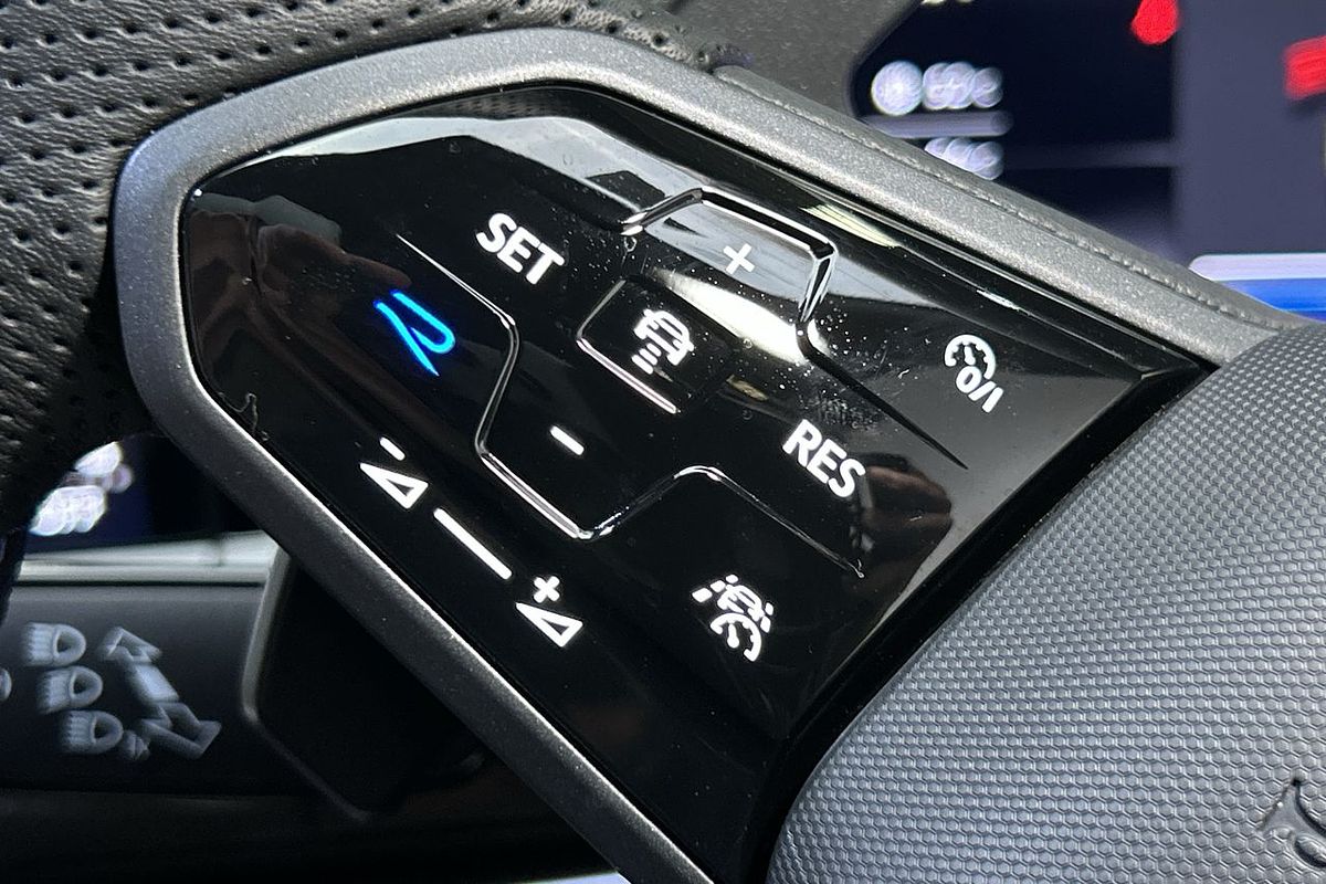 2024 Volkswagen Golf R 8