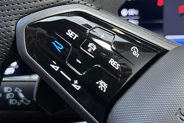 2024 Volkswagen Golf R 8