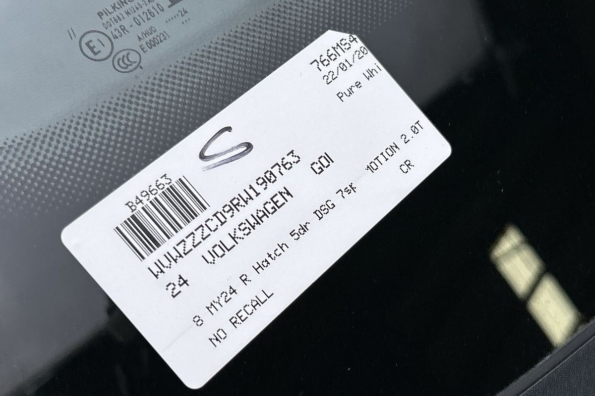 2024 Volkswagen Golf R 8