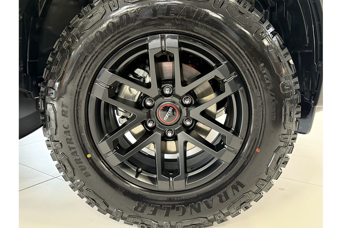 2025 Isuzu D-MAX BLADE 4X4