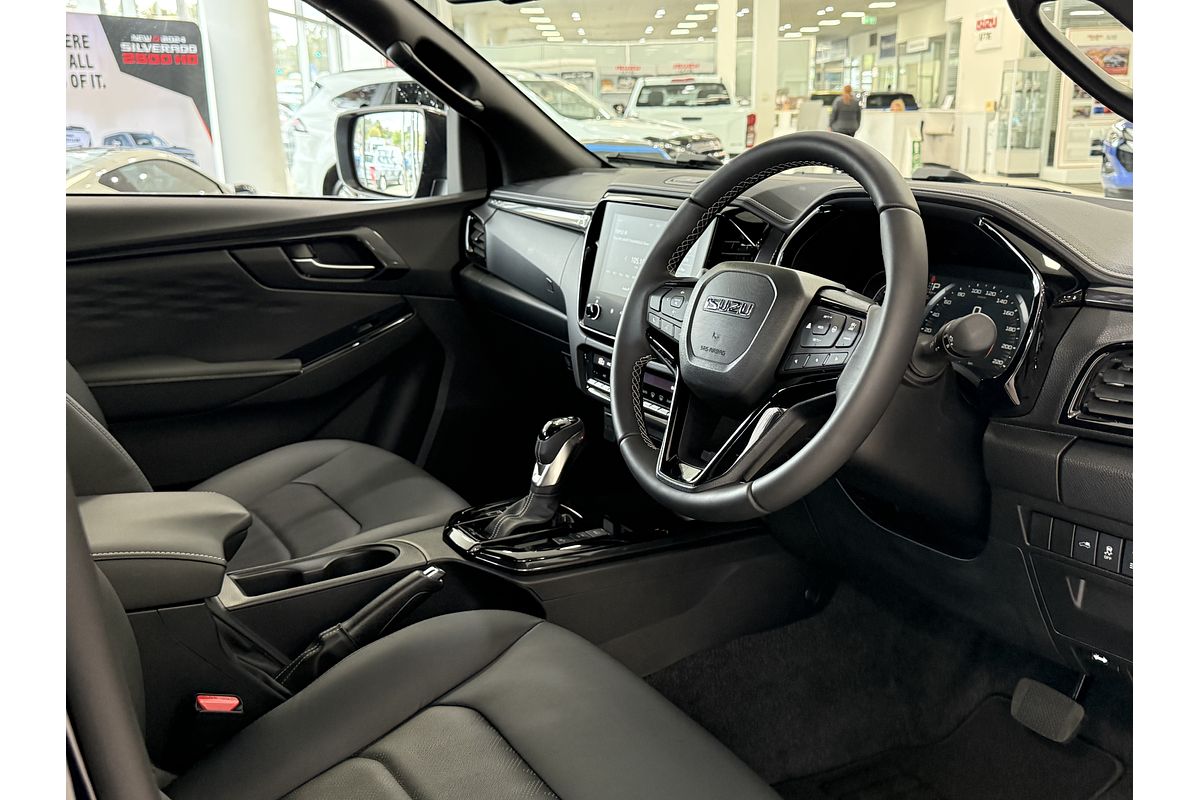 2025 Isuzu D-MAX BLADE 4X4