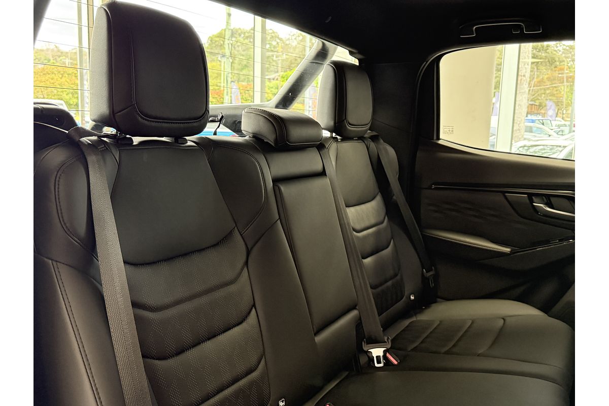 2025 Isuzu D-MAX BLADE 4X4