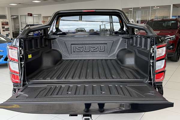 2025 Isuzu D-MAX BLADE 4X4