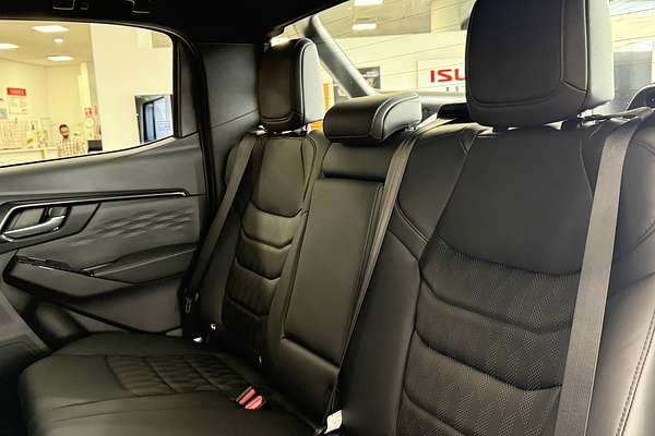 2025 Isuzu D-MAX BLADE 4X4
