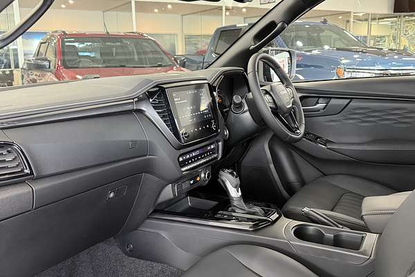 2025 Isuzu D-MAX BLADE 4X4