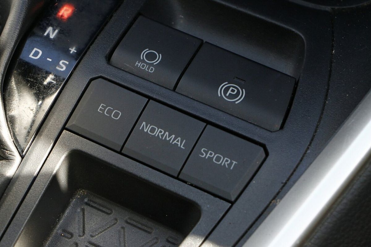 2020 Toyota RAV4 GX AXAH54R