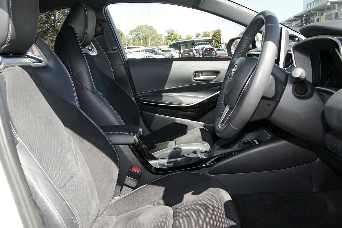 2020 Toyota Corolla ZR Hybrid ZWE211R
