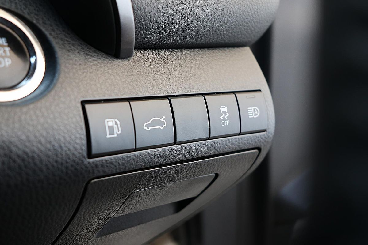 2018 Toyota Camry Ascent Sport ASV70R