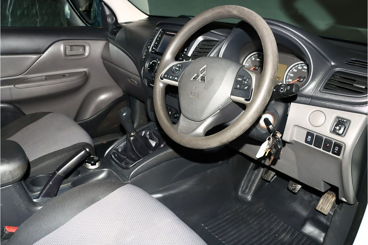 2017 Mitsubishi Triton GLX MQ 4X4