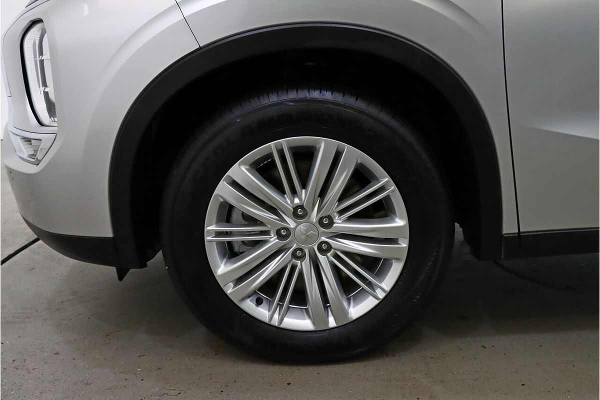 2023 Mitsubishi Outlander LS ZM