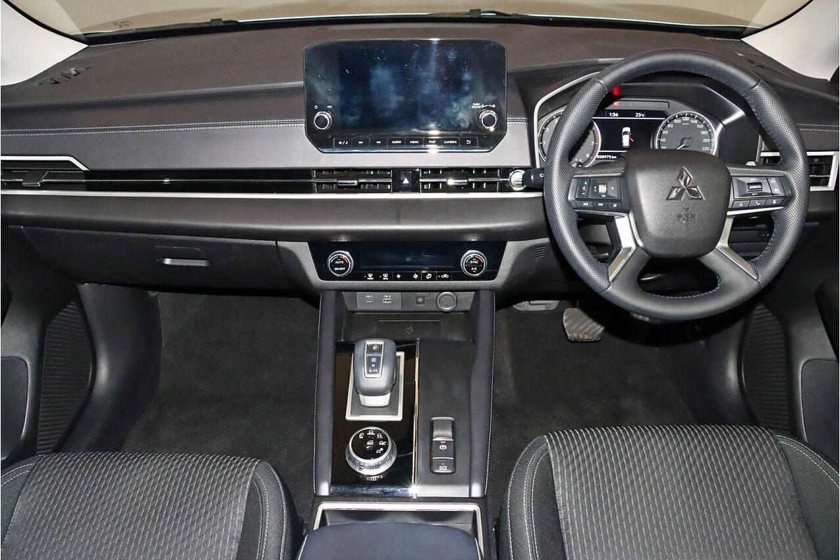 2023 Mitsubishi Outlander LS ZM