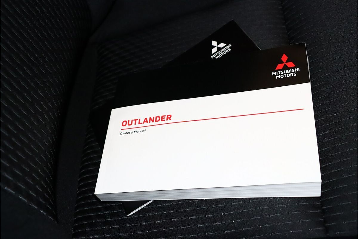 2023 Mitsubishi Outlander LS ZM