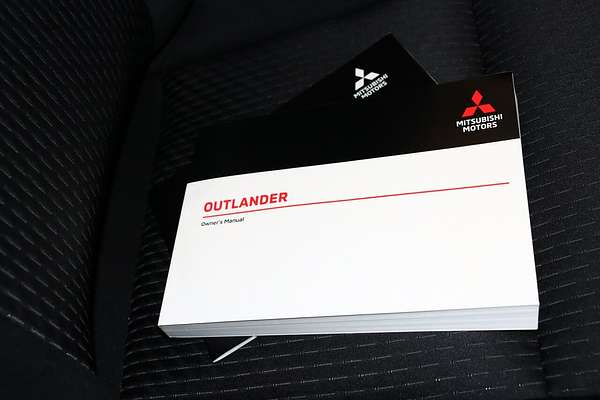 2023 Mitsubishi Outlander LS ZM
