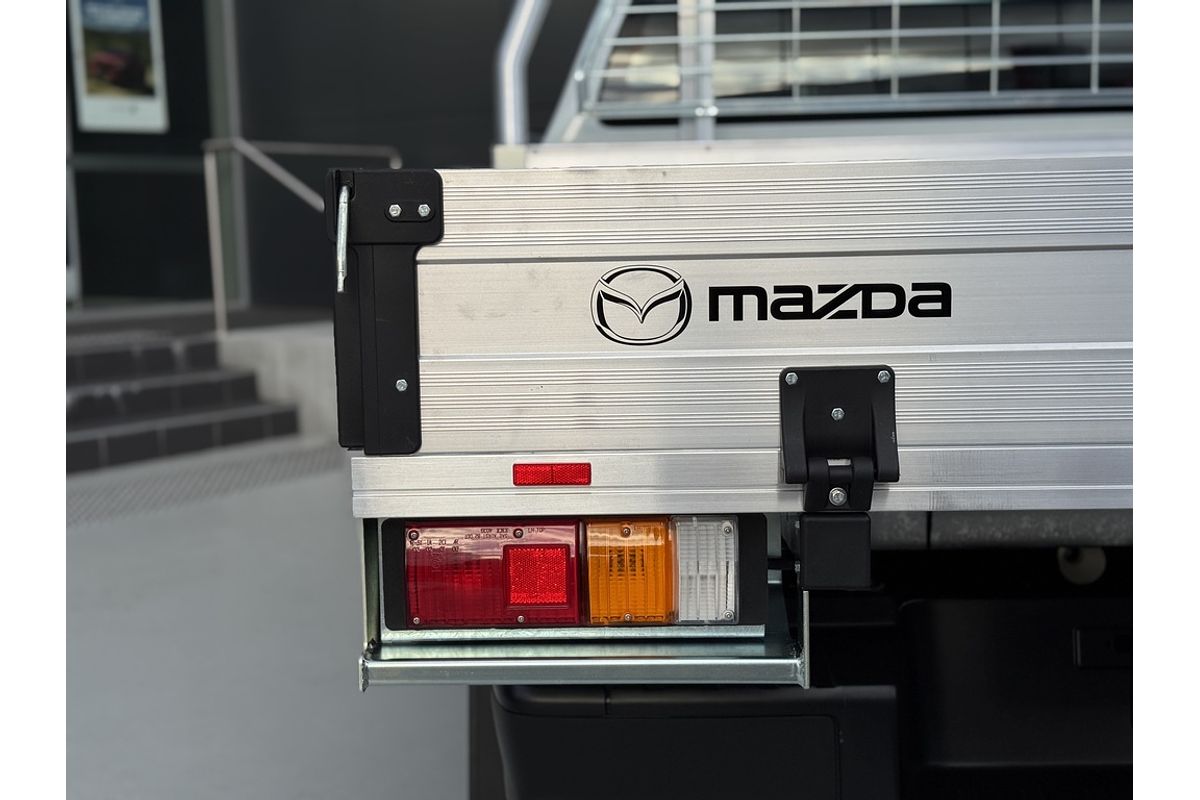 Mazda  G 6AUTO 3.0L DUAL CAB CHASSIS GT 4X4