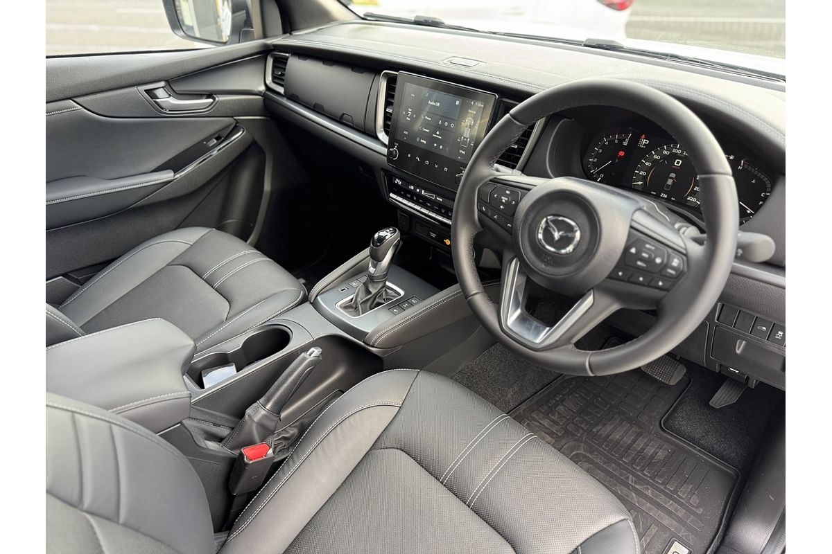 Mazda  G 6AUTO 3.0L DUAL CAB CHASSIS GT 4X4