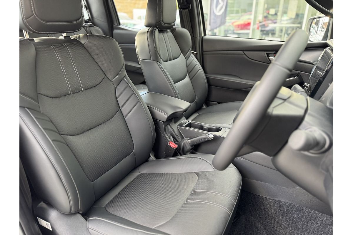 Mazda  G 6AUTO 3.0L DUAL CAB CHASSIS GT 4X4