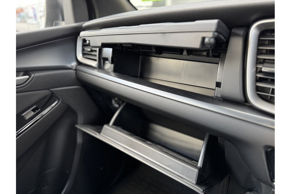 Mazda  G 6AUTO 3.0L DUAL CAB CHASSIS GT 4X4