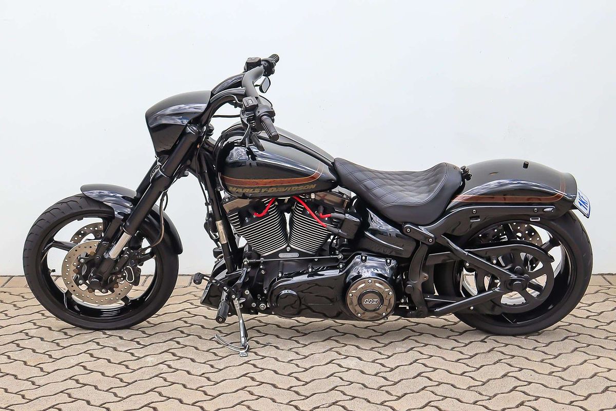 2017 Harley-Davidson CVO Pro Street Breakout (FXSE) CVO