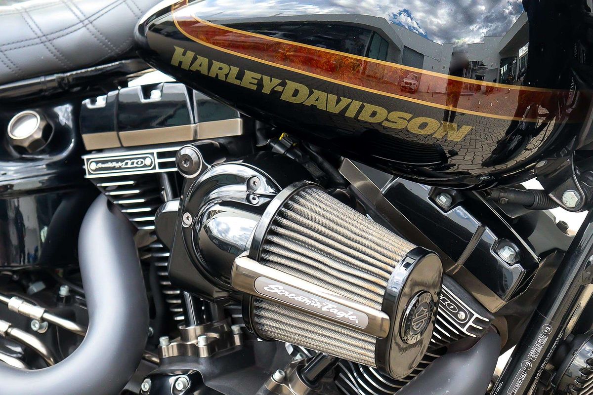 2017 Harley-Davidson CVO Pro Street Breakout (FXSE) CVO