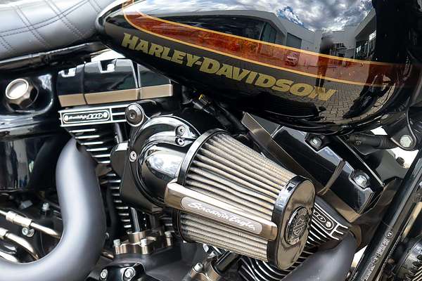2017 Harley-Davidson CVO Pro Street Breakout (FXSE) CVO