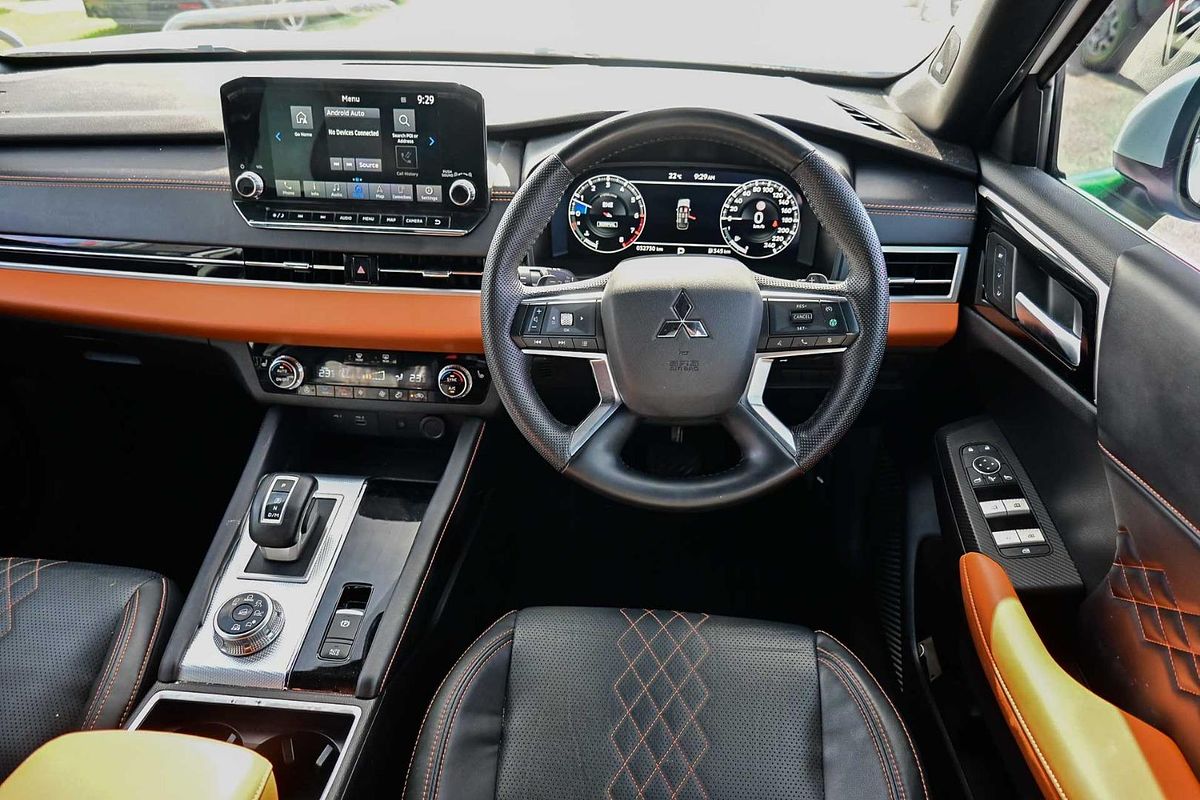2023 Mitsubishi Outlander Exceed Tourer ZM
