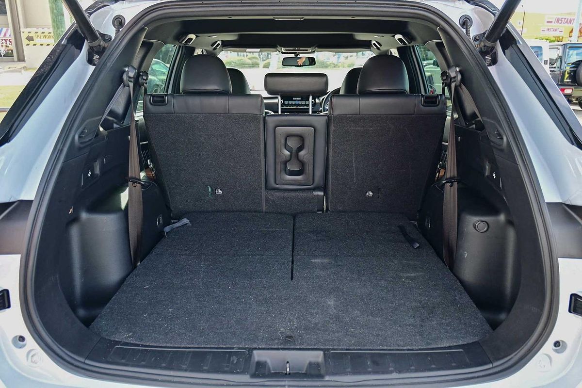 2023 Mitsubishi Outlander Exceed Tourer ZM
