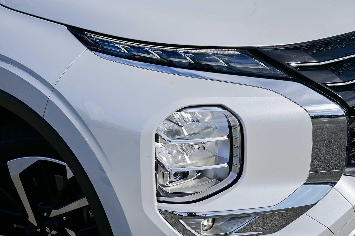 2023 Mitsubishi Outlander Exceed Tourer ZM