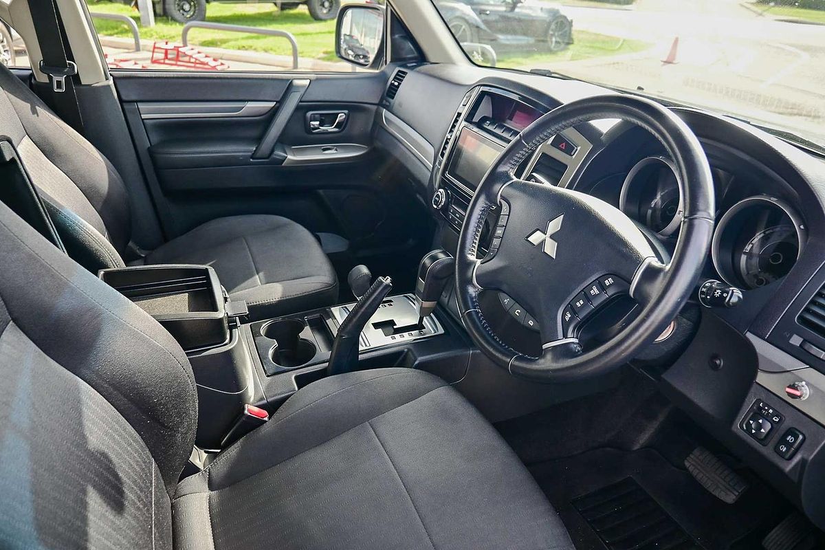 2019 Mitsubishi Pajero GLX NX