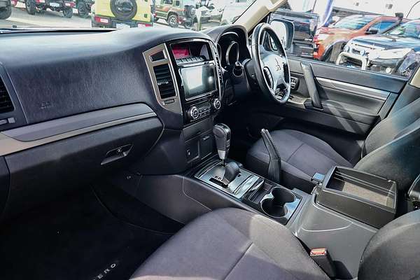 2019 Mitsubishi Pajero GLX NX