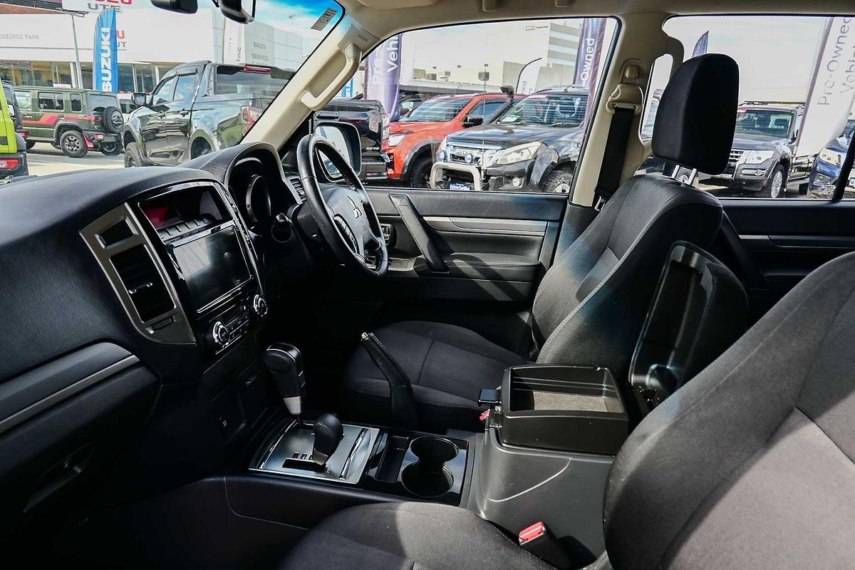 2019 Mitsubishi Pajero GLX NX