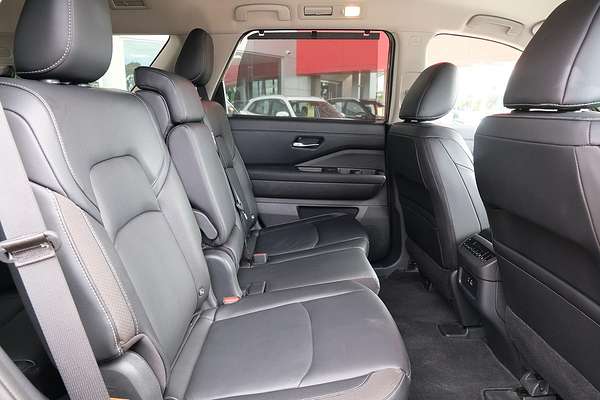 2024 Nissan Pathfinder Ti R53