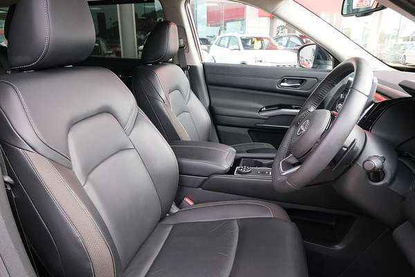 2024 Nissan Pathfinder Ti R53