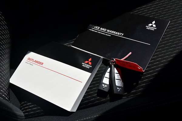 2022 Mitsubishi Outlander LS ZM