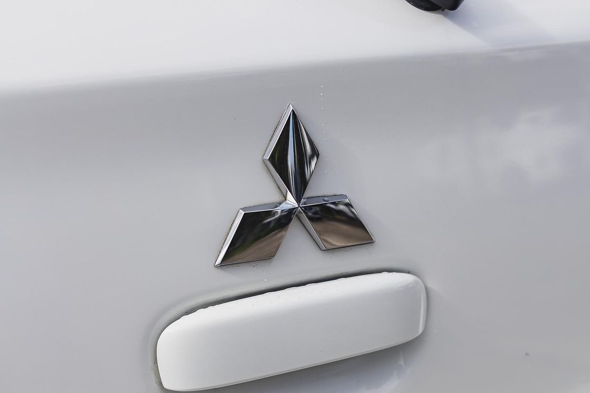 2016 Mitsubishi Mirage ES LA