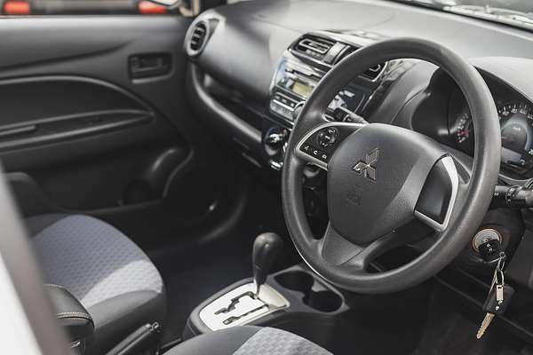 2016 Mitsubishi Mirage ES LA