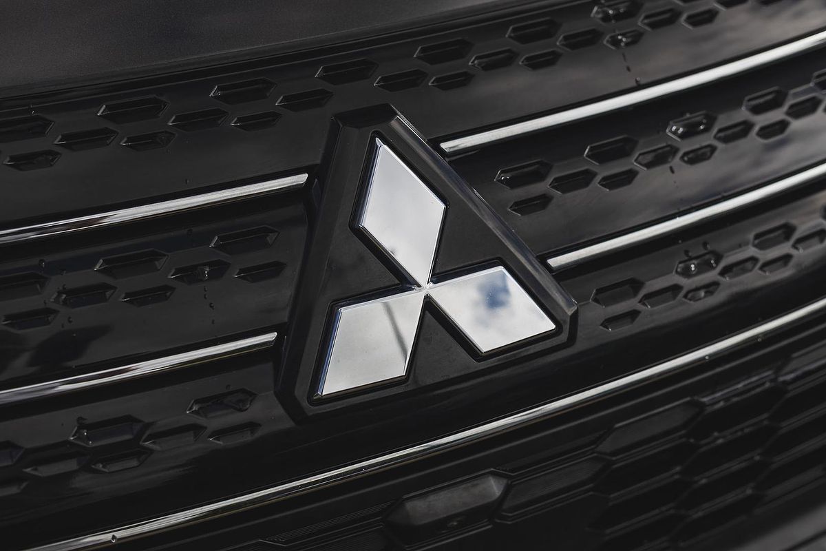 2022 Mitsubishi Outlander Exceed ZM