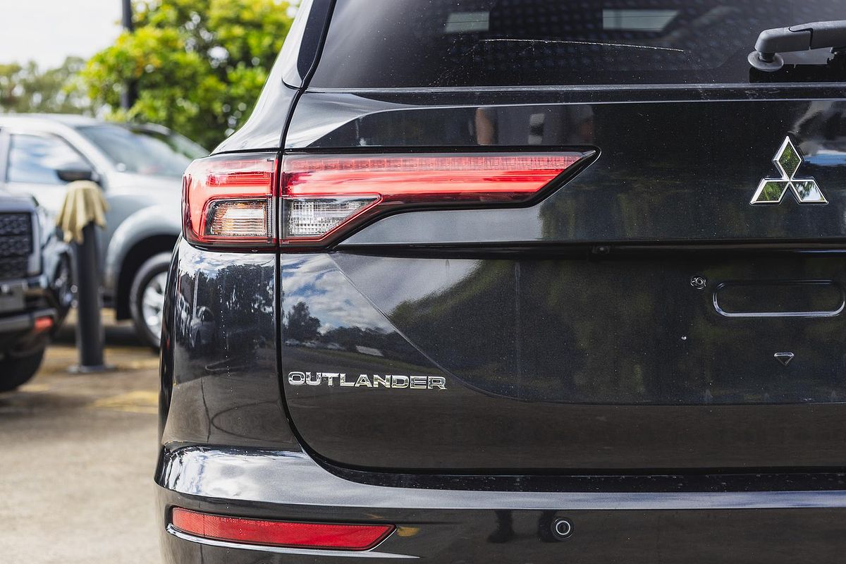 2022 Mitsubishi Outlander Exceed ZM