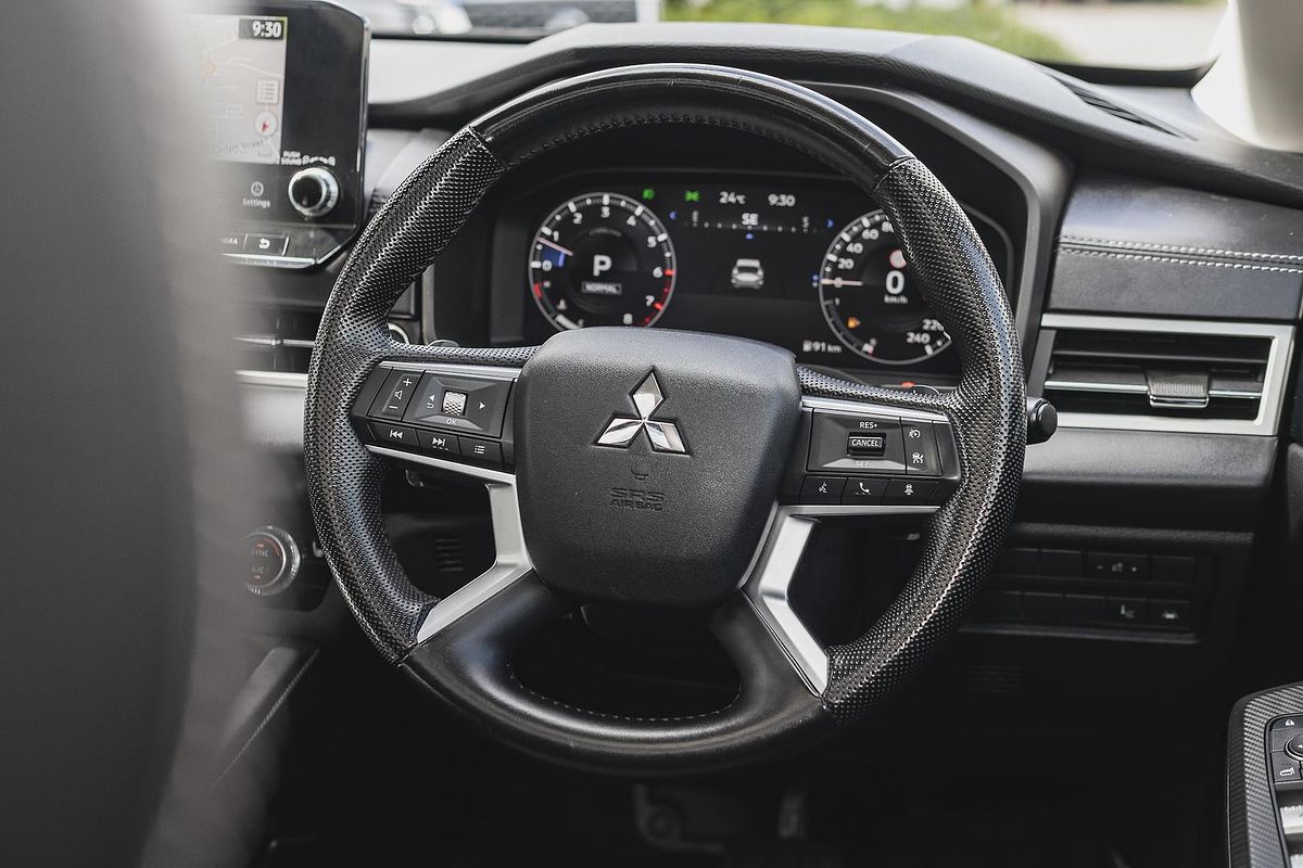 2022 Mitsubishi Outlander Exceed ZM