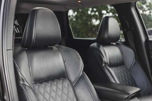 2022 Mitsubishi Outlander Exceed ZM