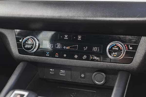 2022 Mitsubishi Outlander Exceed ZM