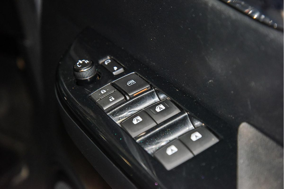2020 Toyota Hilux SR5 GUN126R 4X4