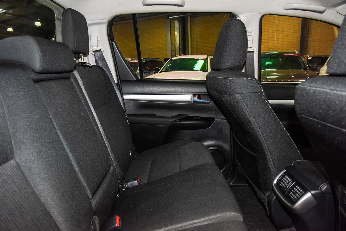 2020 Toyota Hilux SR5 GUN126R 4X4