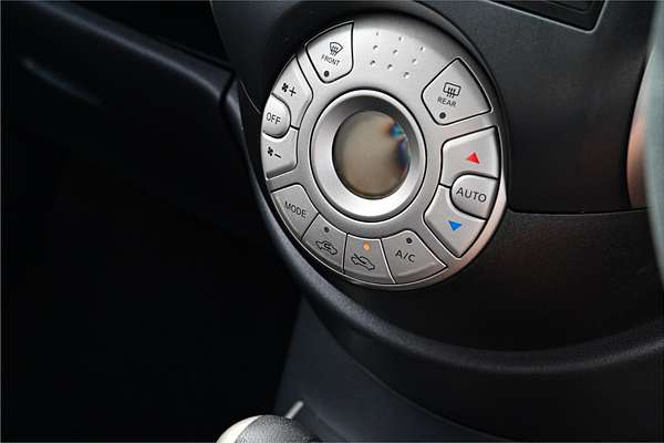 2012 Nissan Almera Ti N17