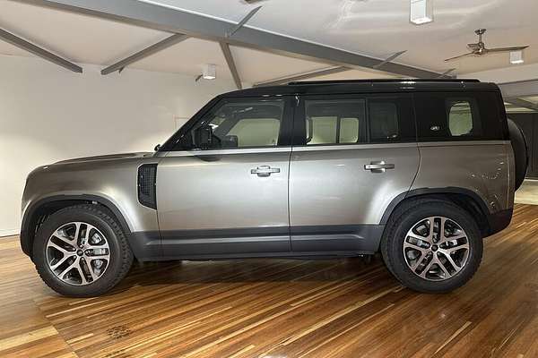 2023 Land Rover Defender 110 D300 SE L663