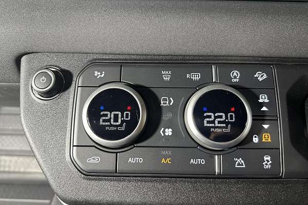 2023 Land Rover Defender 110 D300 SE L663