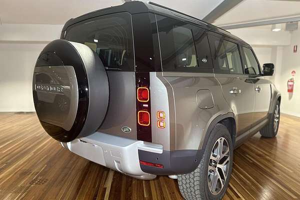 2023 Land Rover Defender 110 D300 SE L663