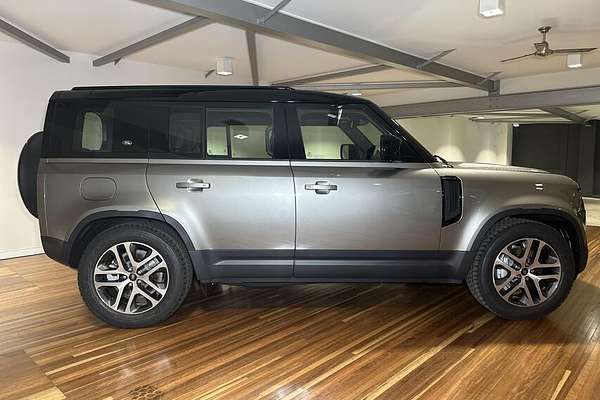 2023 Land Rover Defender 110 D300 SE L663