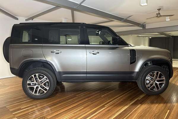 2023 Land Rover Defender 110 D300 SE L663